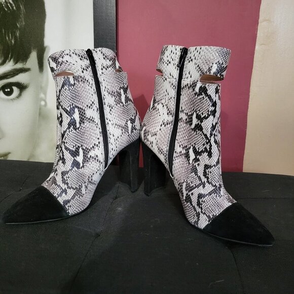 42 GOLD KIKI LEATHER SNAKESKIN CUT OUT ANKLE BOOTS Sz 9 - Picture 1 of 8